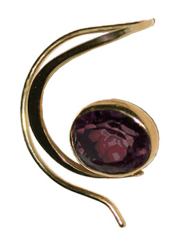 Curl Earring in 14 kt. Gold and Garnet