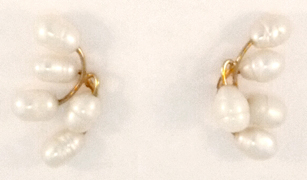 Baby's Breath Earring in gold and freshwater cultured pearl