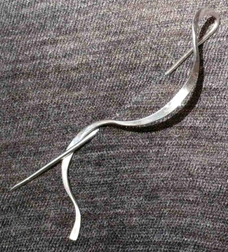 Hanging Thread Pin in Sterling Silver